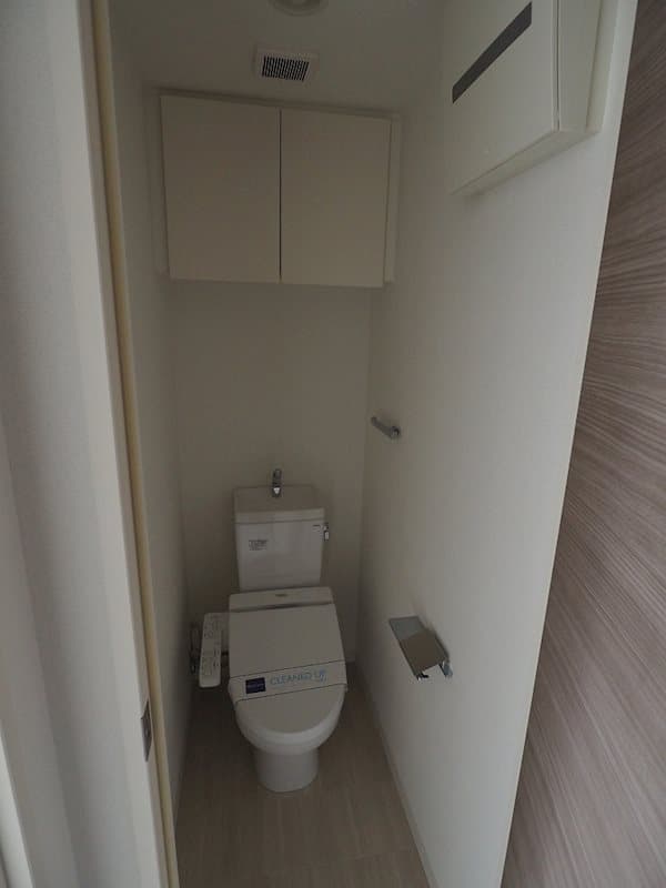 Room image 8
