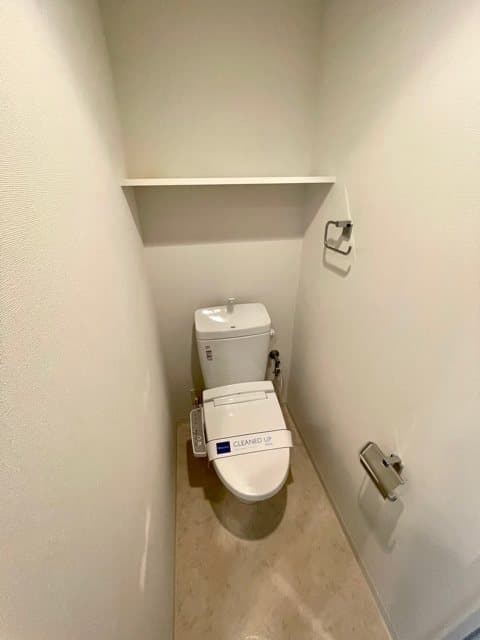 Room image 8