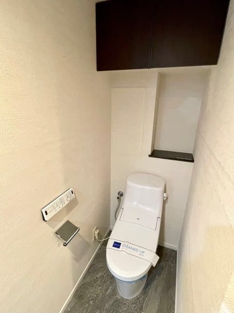 Room image 8