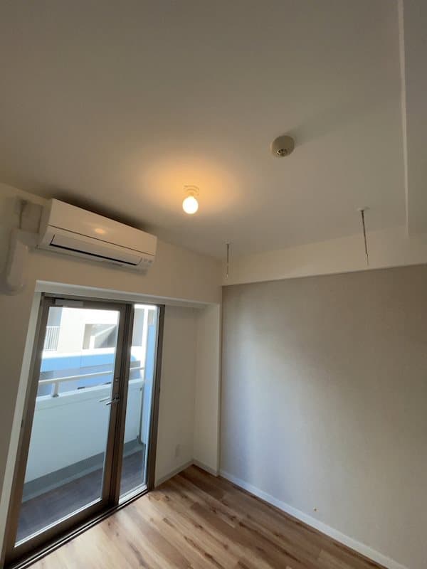 Room image 15