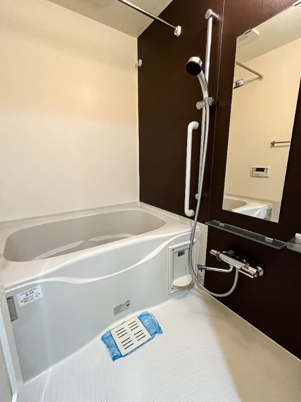 Room image 8