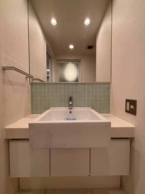 Room image 8