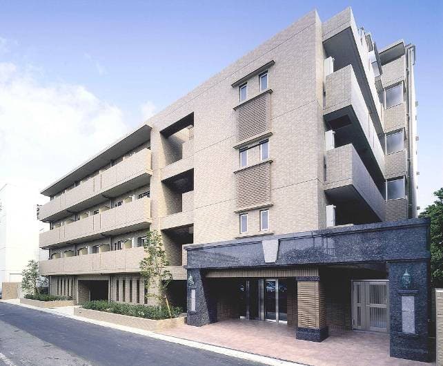 Main exterior of Residia Gyotoku