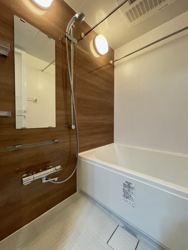Room image 8