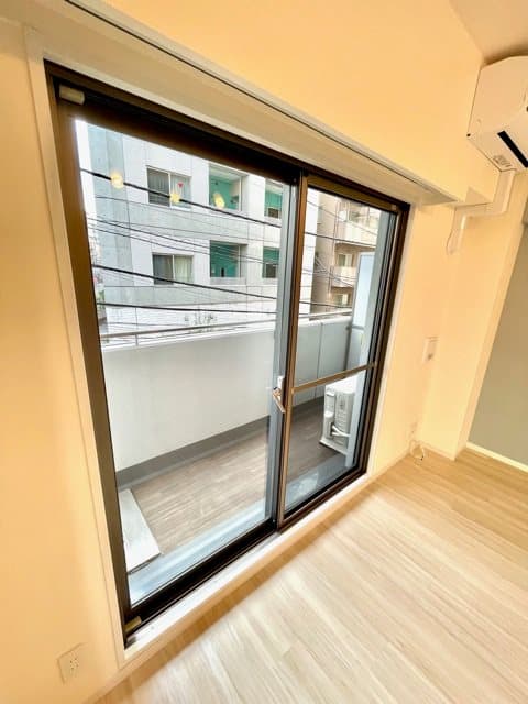 Room image 8