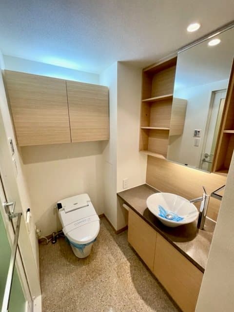 Preview interior of Chester Court Ochanomizu