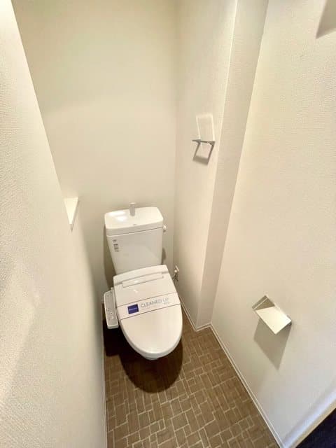 Room image 9