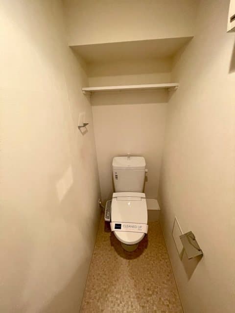 Room image 8