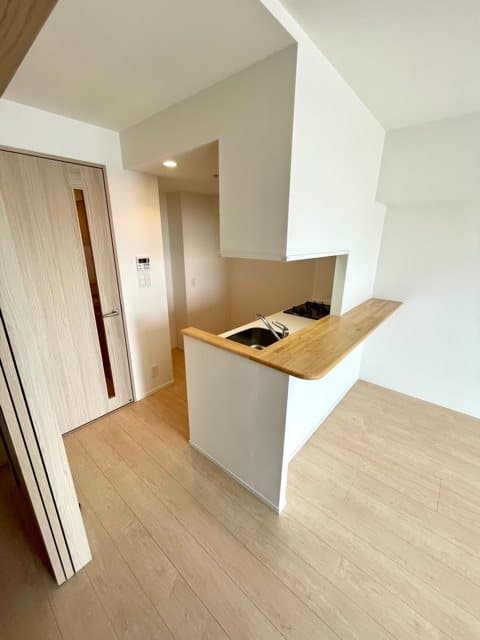 Room image 12