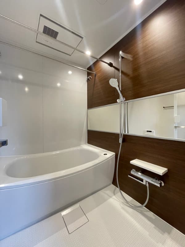 Room image 10