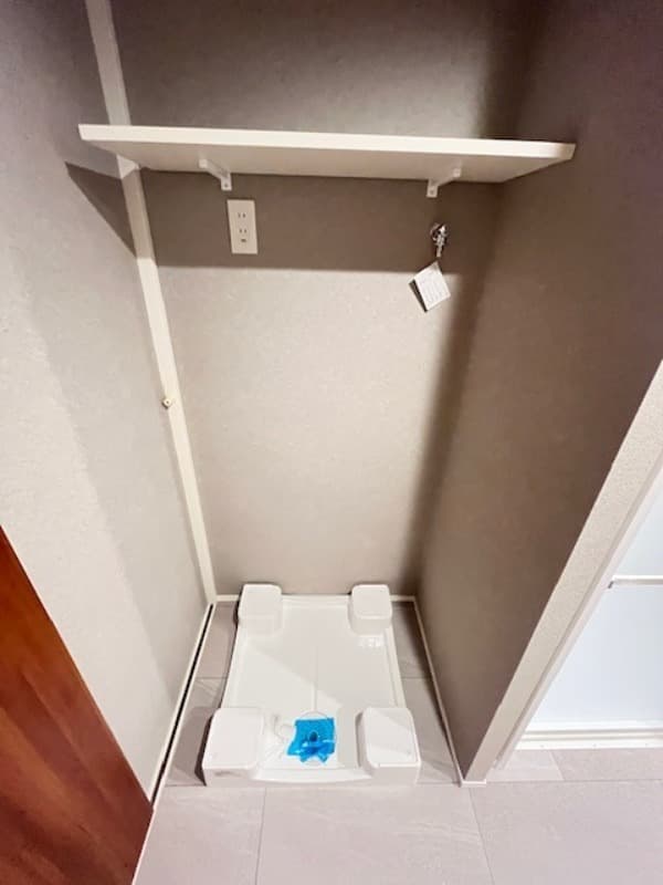 Room image 8