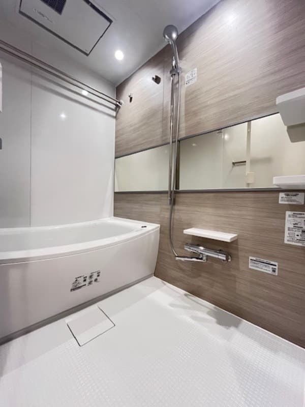 Room image 9