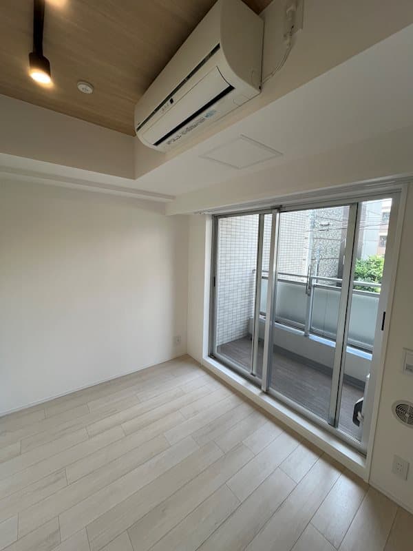 Room image 12