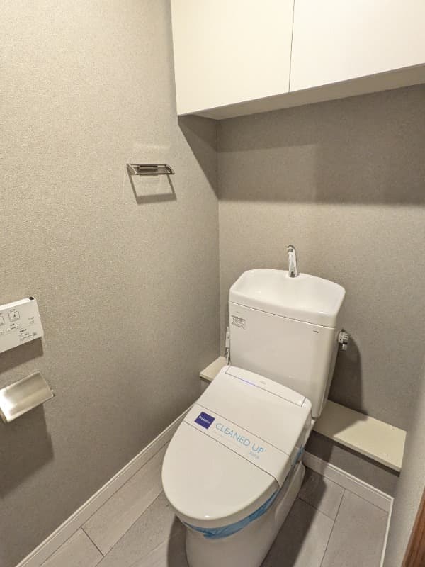 Room image 8