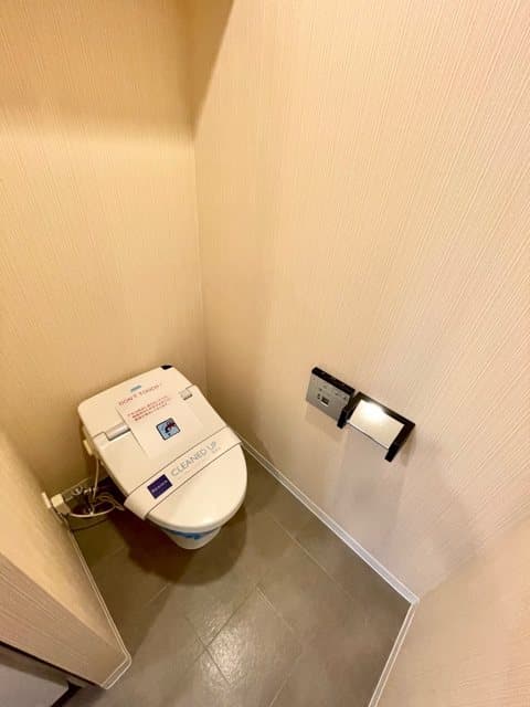 Room image 9