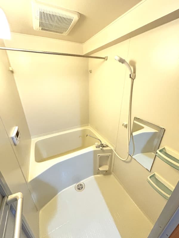 Room image 8