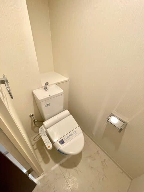 Room image 10