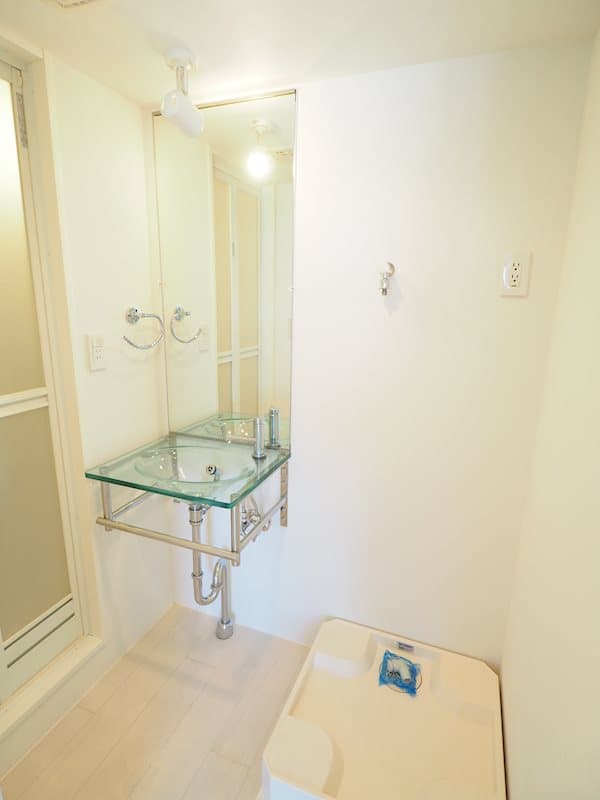Room image 8