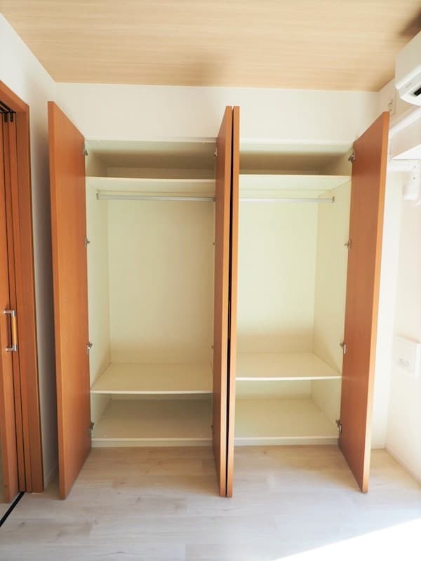 Room image 12