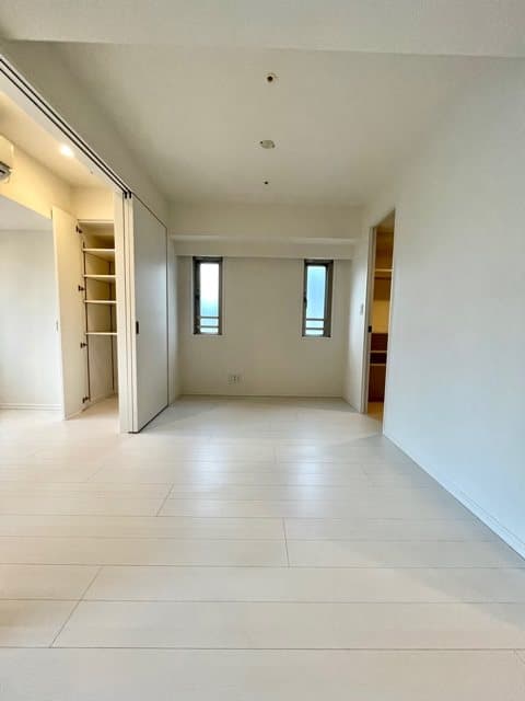 Room image 15