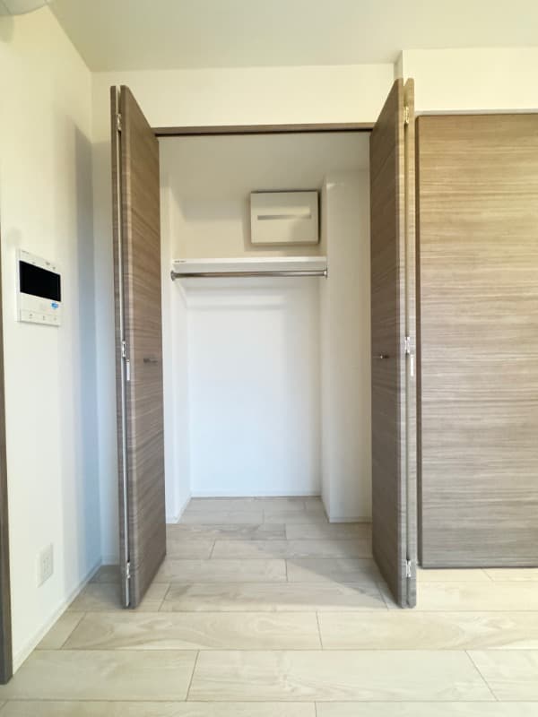 Room image 12