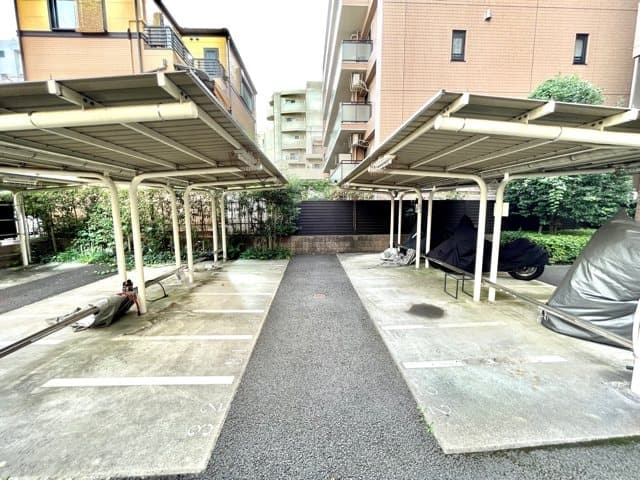 Room image 13
