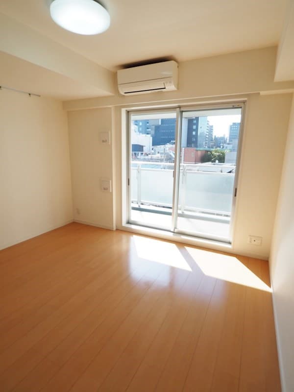 Room image 12