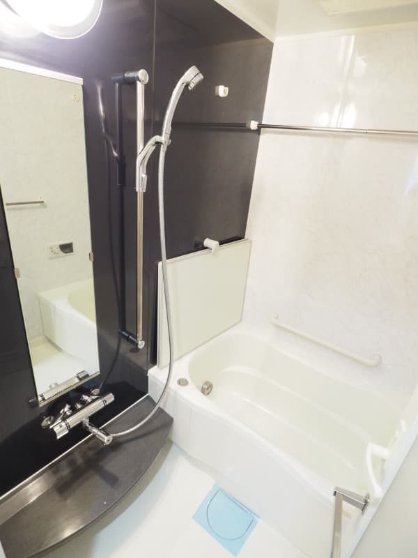 Room image 8