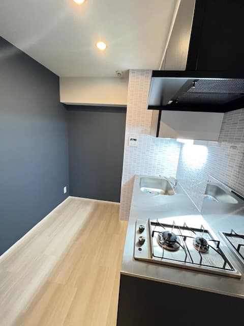 Room image 8
