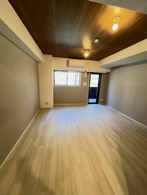 Room image 14