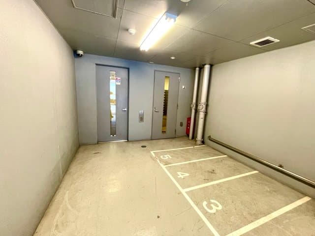 Room image 15
