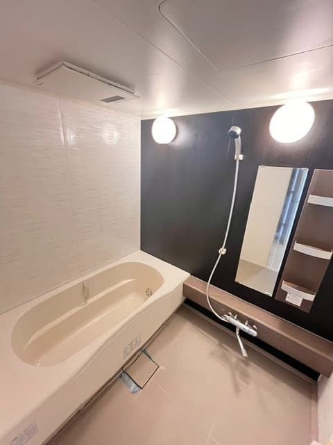 Room image 13
