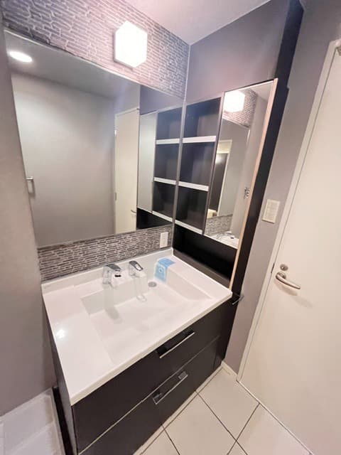 Room image 15