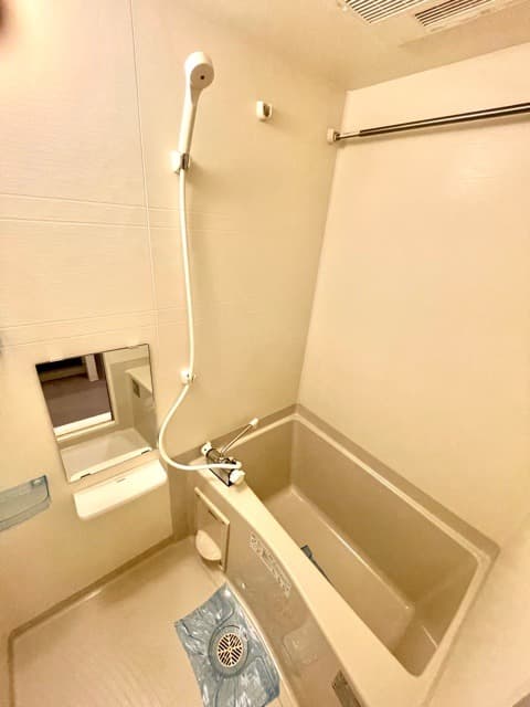 Room image 8