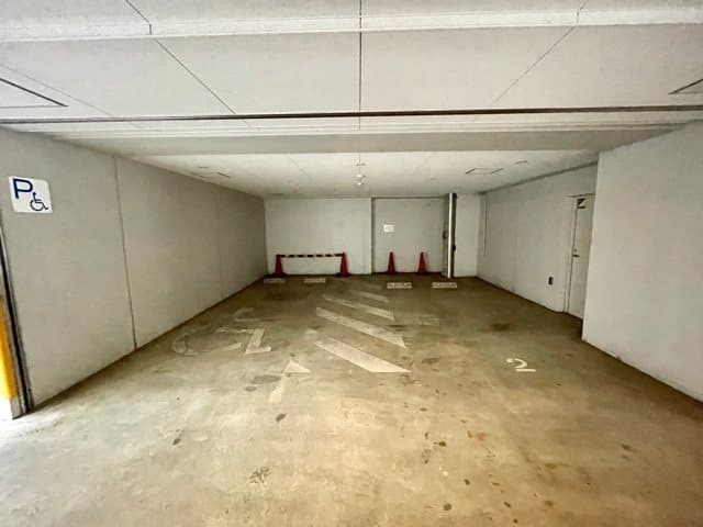 Room image 15