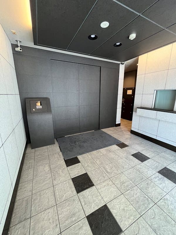 Room image 8