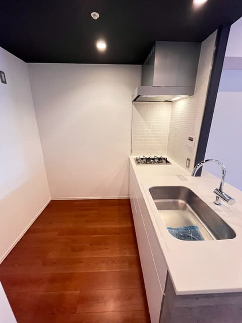 Room image 9