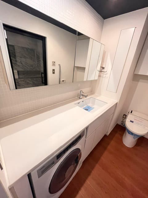Room image 12