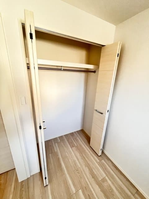 Room image 15