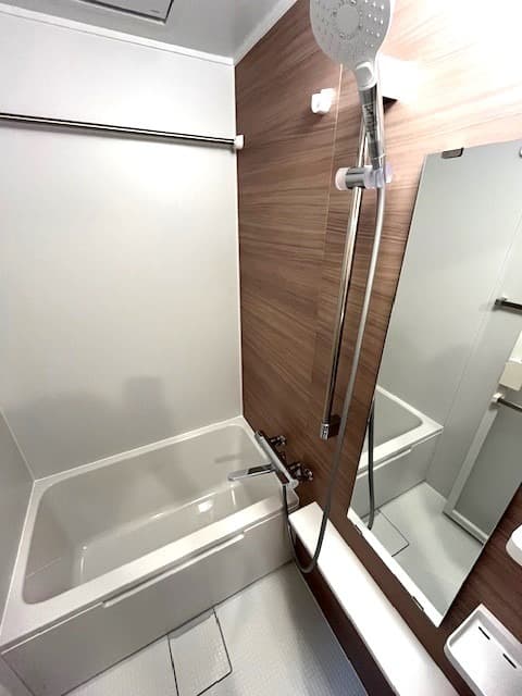 Room image 8