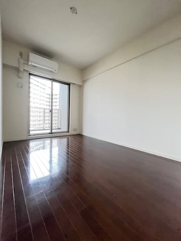 Room image 15