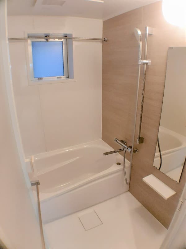 Room image 8