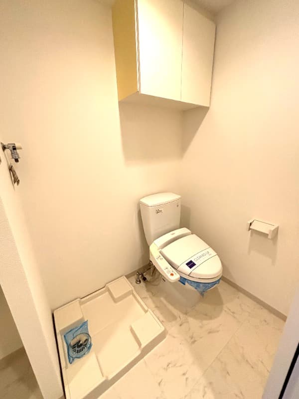 Room image 8