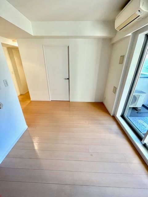 Room image 12