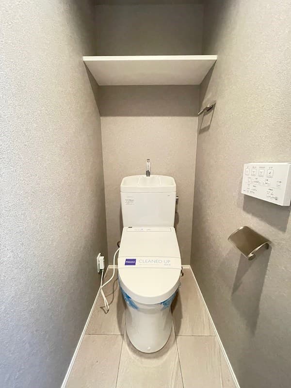 Room image 8