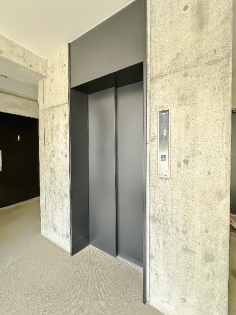 Room image 11
