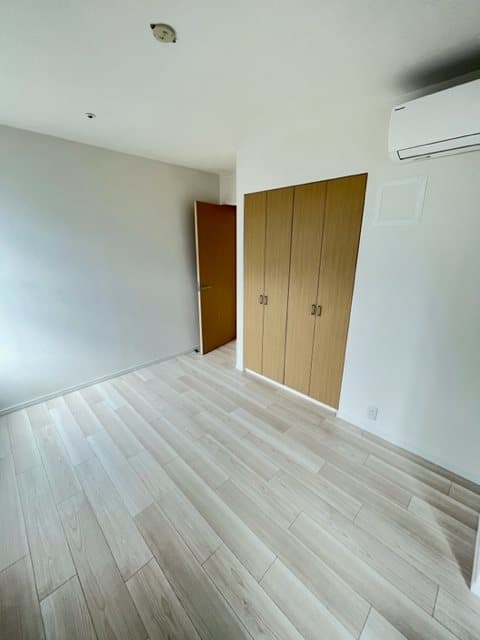 Room image 15