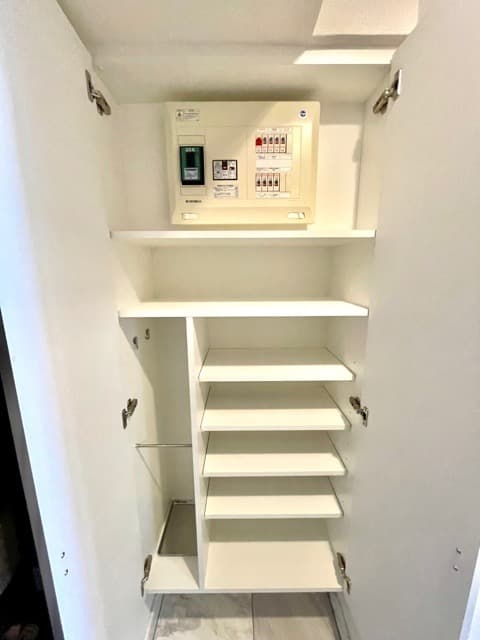 Room image 12