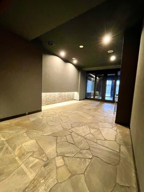 Room image 11