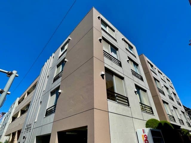 Main exterior of Residia Komazawa University